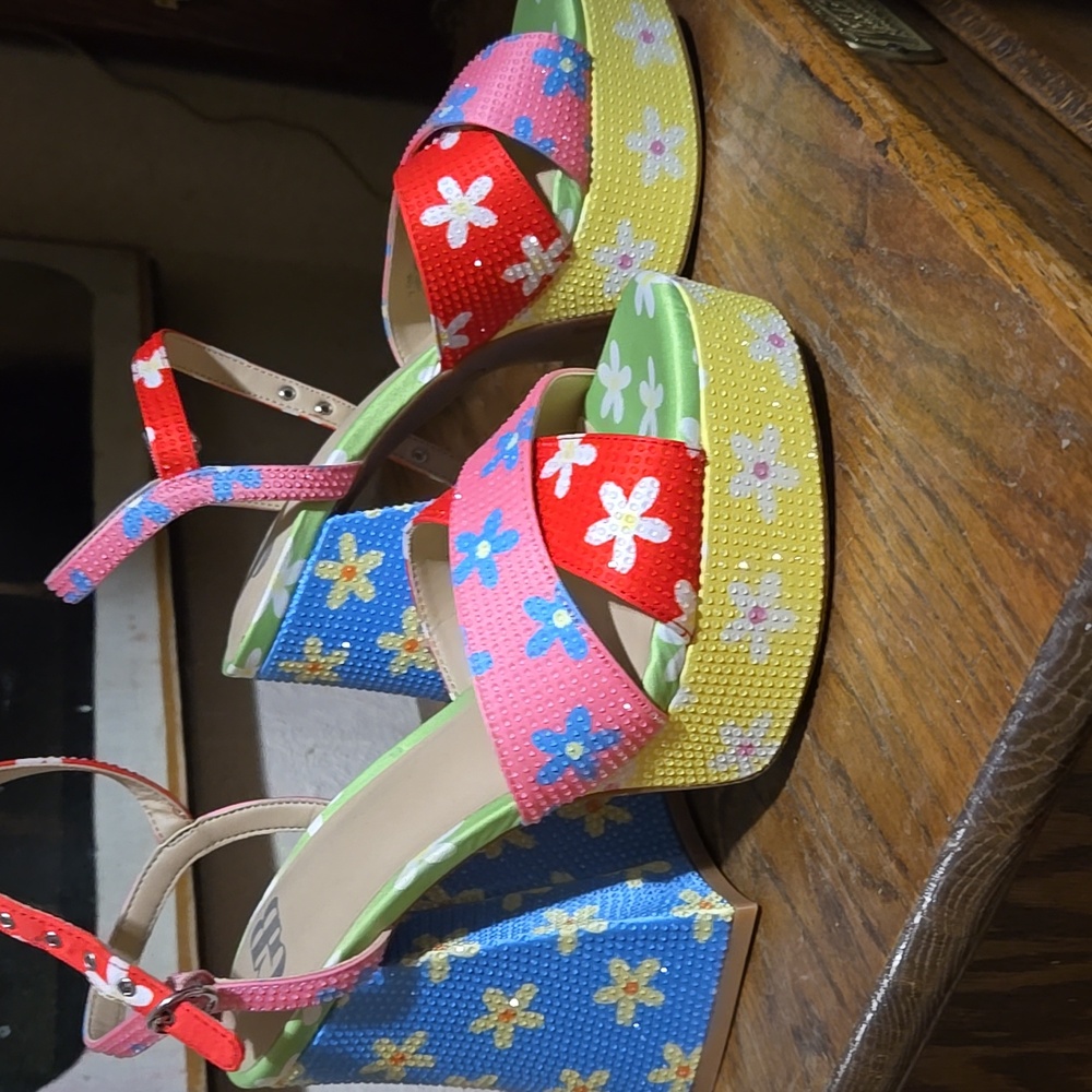 GB Ulti-Mate Floral Rainbow Rhinestone Ankle Strap Platform Sandals NEW Size 7.5